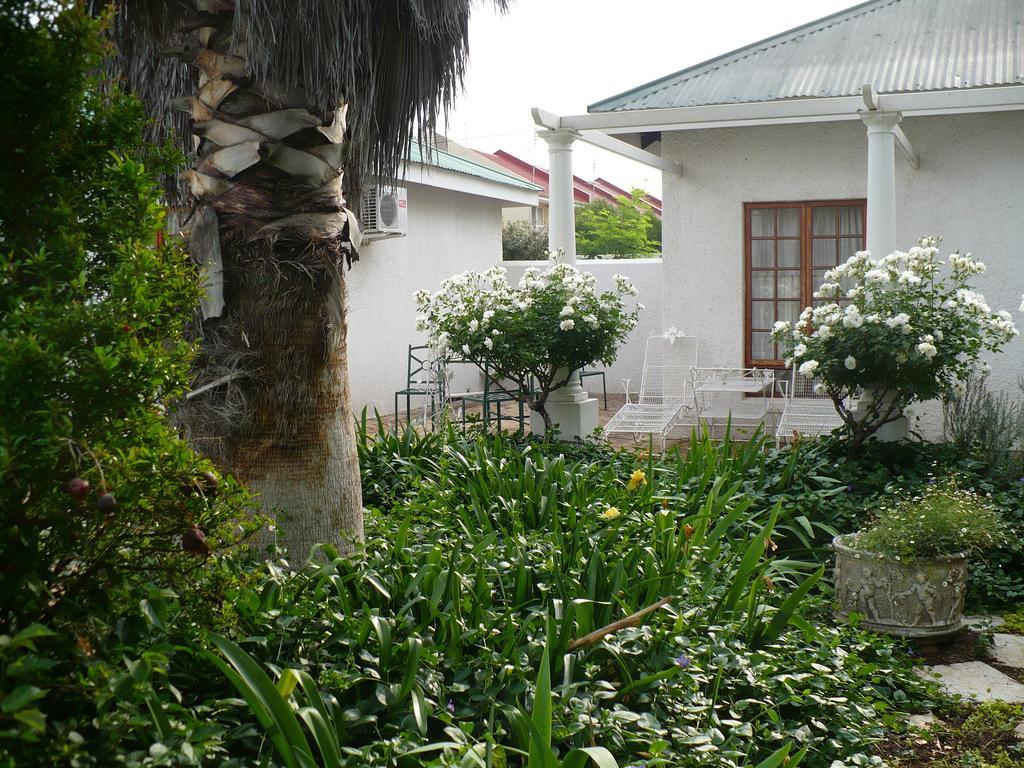 A Tapestry Garden Guest House Потчефструм Екстериор снимка